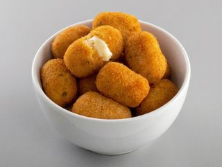 CROQUETE DE QUEIJO E FIAMBRE