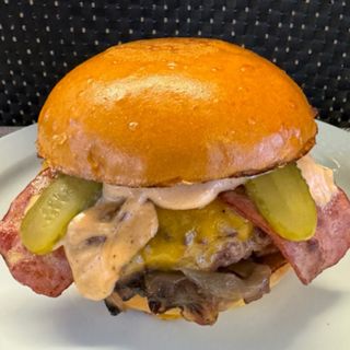 Menu BBQ Burger Com Batata Frita é Bebida