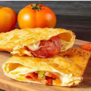 Pastel queijo e Peperoni