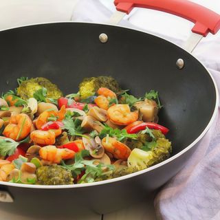 Camarão com legumes