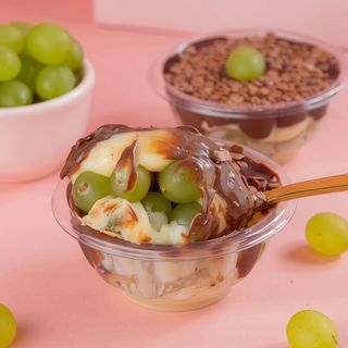 Bombom de uva no pote