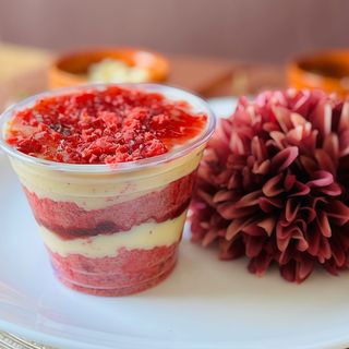 Cake Baunilha com recheio de nesquik de morango