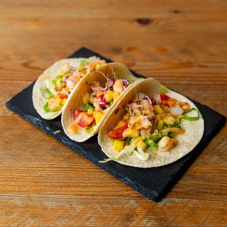 3 Mini Tacos de Camarão