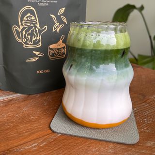 Iced Matcha Latte com Manga