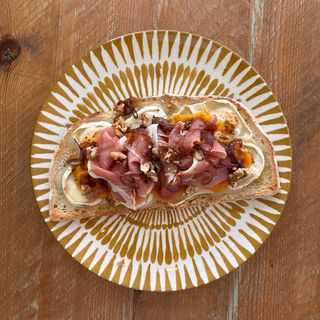 Tosta de Abóbora e Queijo de Cabra