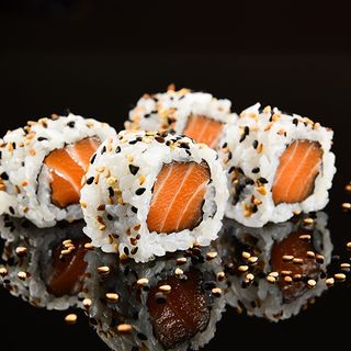 Uramaki Salmão