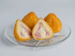 Coxinha de Fiambre e Queijo