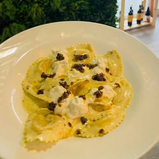 Ravioli con stracciatella di Bufala e Tartufo