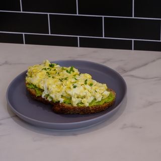 Tosta com Avocado e Ovo