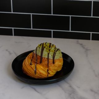 Pistachio Croissant
