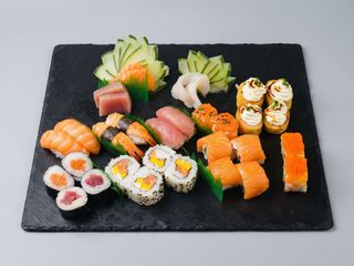 Mix Sushi Special 32 uni