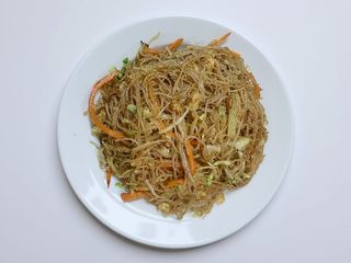 Massa de Arroz com Galinha