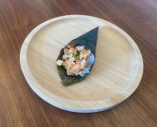 m39. Temaki Salmão Braseado