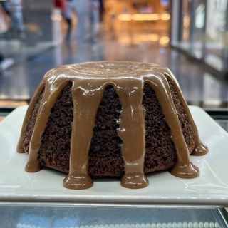 Mini Bolo Massa de Chocolate c/ cobertura