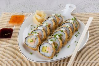 Hot Roll C/Camarão,Abacaxi - 12 Peças