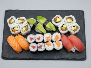 Sushi Combo C7 (22 Piece)