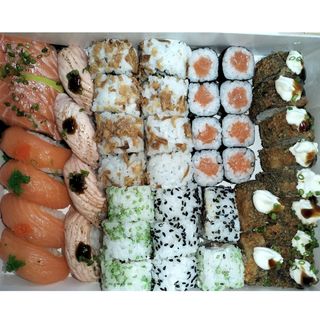 Combinado 15- Salmon Special Half-Century (50 Peças)