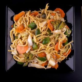 Yakisoba Vegetariano with Egg