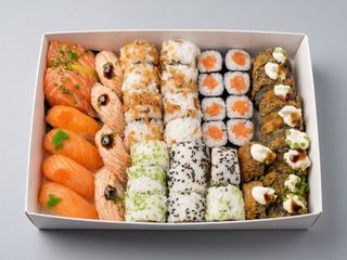 Combinado 15- Salmon Special Half-Century (50 Peças)