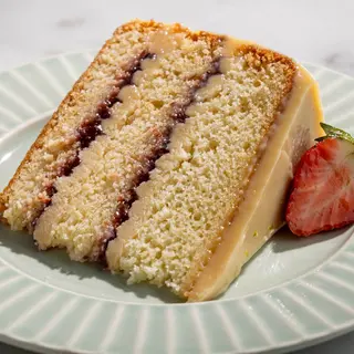 Bolo Nido com Morango