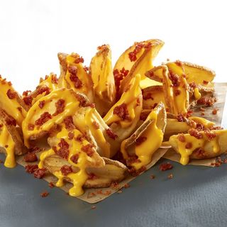 Batata Rústica Frita com Cheddar e Bacon