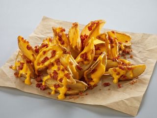 Batata Rústica Frita com Cheddar e Bacon