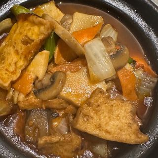 159. Tou Fung na Panela de Cerâmica