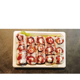 227B sushi morango com Philadelphia