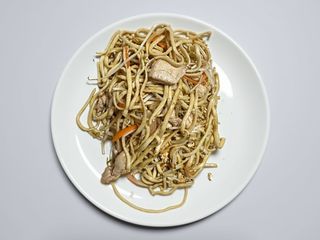 Chau Min com Galinha