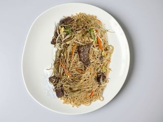 Massa de Arroz com Vaca