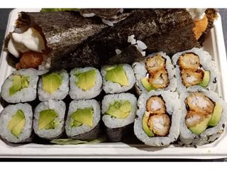 234 Sushi gambás e maki abacate