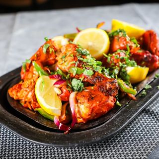Frango Tikka Tandoori com Arroz ou Pão