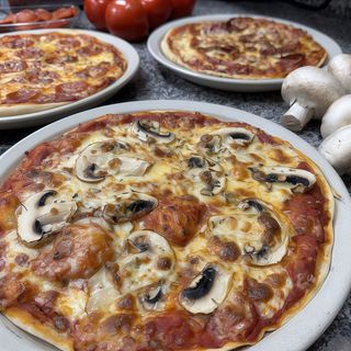 Pizza Al Funghi