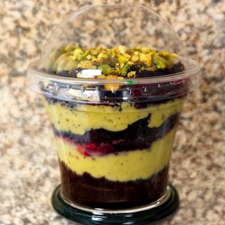 Bolo no pote pistachio black 