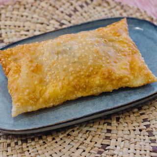 Pastel Brasileiro Sabor Queijo + Bebida