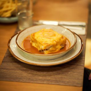 Francesinha à Outra