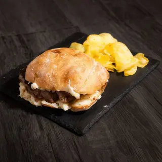 Sandes de Leitão com Queijo