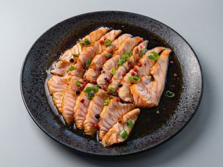 Sashimi Salmão Braseado (12 Peças)