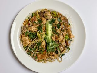 Wok de massa com frango