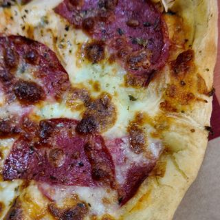 Pizza Salami Pequena