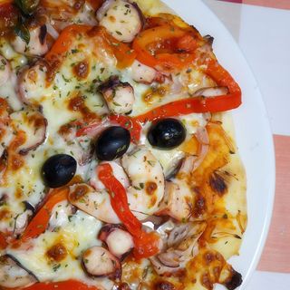Pizza Pescatore Pequena