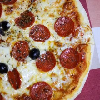 Pizza Pepperoni Picante Média