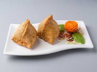 Veg. Samosa 2 Ubidades