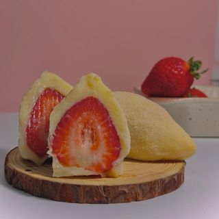Coxinha nido com Morango 