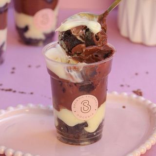 Brownie no pote Nido e Brigadeiro