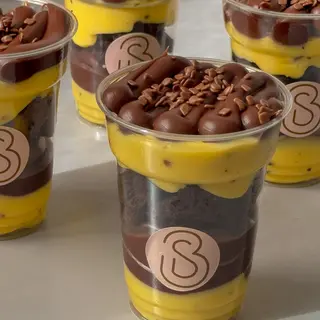 Brownie pote Maracujá com chocolate