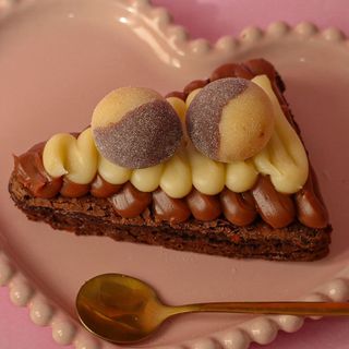 Fatia brownie nido e brigadeiro