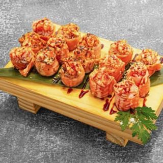 A28C Gunkan Salmão Desfiado Braseado + Maionese e Teriyaki