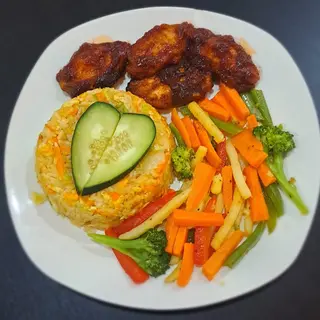Menu egg fried rice +berbecue asas de frango+salted vegetables