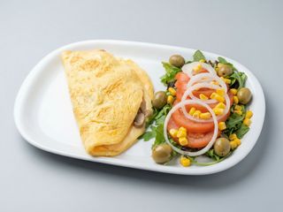 Omelete Simples com Salada